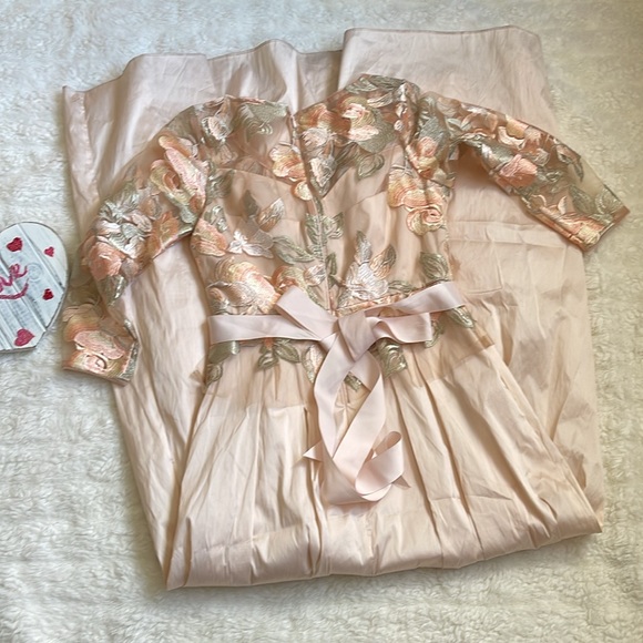 Long peach with flowers dress perfect for a wedding or prom - Picture 6 of 7